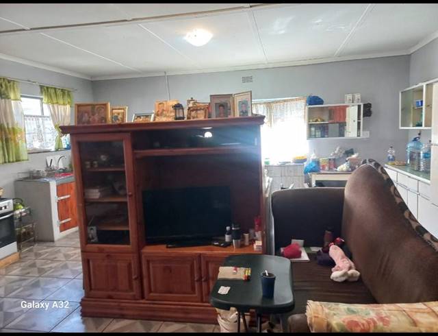 4 BEDROOM HOUSE FOR SALE IN RUSTENBURG EAST